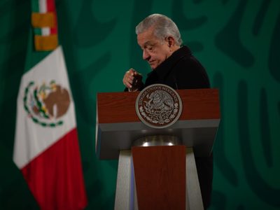 AMLO tiene un 62% de aprobación a mitad de su sexenio: encuesta de Enkoll