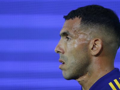 Se complica cada vez más la renovación de Carlos Tevez
