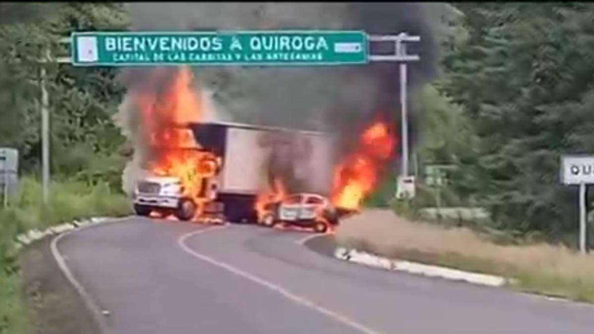 Quema de vehículos en uno de los videos que circularon en redes