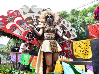 Un desfile de catrinas en Paseo de la Reforma (Fotogalería)
