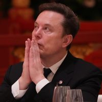 Corte federal rechaza demanda de Elon Musk contra OpenAI por presentarla tarde