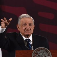 AMLO responde a Slim ante señalamiento de que militares están en "demasiadas cosas"