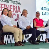 En Dos Bocas, AMLO presume reducción de delitos y crecimiento de la economía