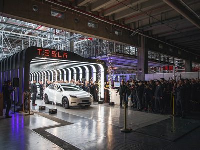 Encuentran bomba de la Segunda Guerra Mundial junto a planta de Tesla en Alemania; será detonada