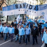 Salud: gremios de Sanidad y las cámaras empresariales acordaron elevar el salario en un 45%