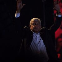 Con lleno en el Azteca, López Obrador reivindica movimientos sociales de las últimas décadas
