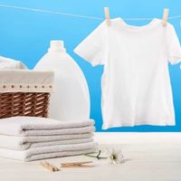 Dejá tu ropa blanca como nueva y eliminá las manchas para siempre con este truco de la abuela