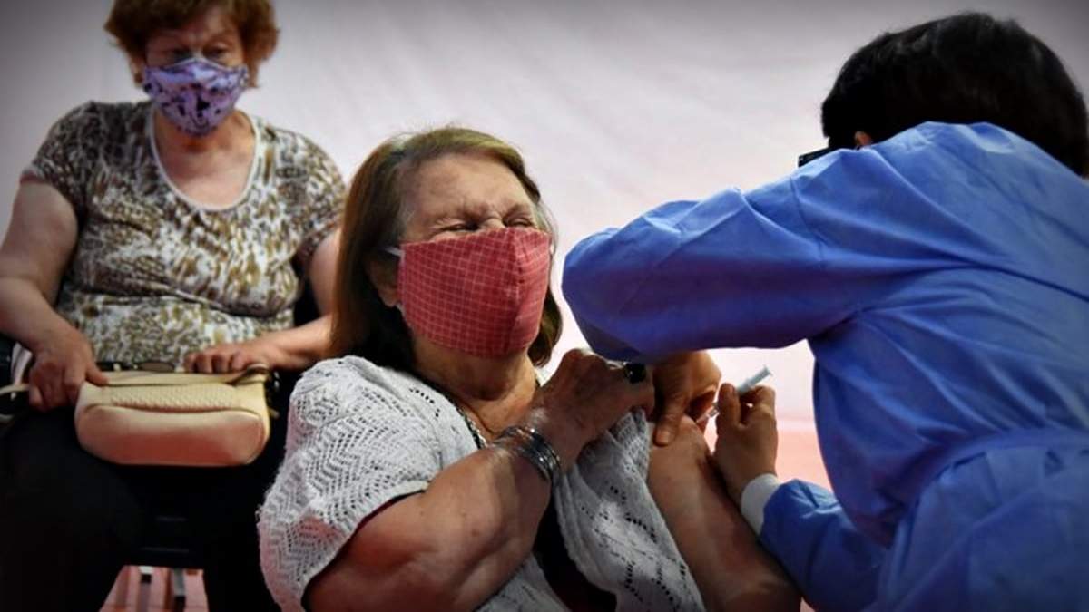 Vacunación contra el coronavirus. Fuente: (Twitter)