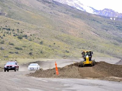 Vialidad de Neuquén trabaja en la remediación definitiva de un sector inestable de la ruta 43