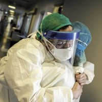 Más de un centenar de trabajadores de la salud perdió la batalla contra el coronavirus