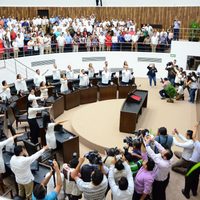 Pese a rechazo de Morena y MC, instalan la LXII legislatura en Congreso de Yucatán