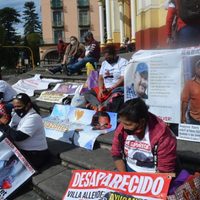 "Levantan" y liberan horas después a madre de desaparecidos que protestó en Xalapa