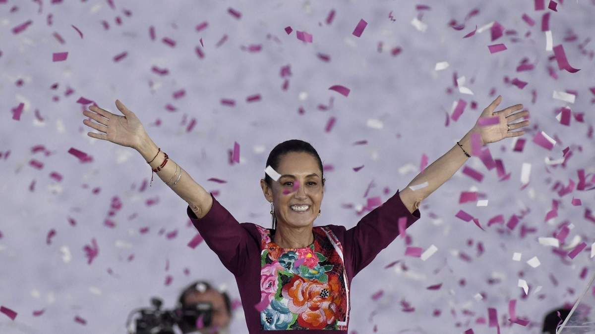 Sheinbaum arrancó su campaña presidencial en el zócalo capitalino