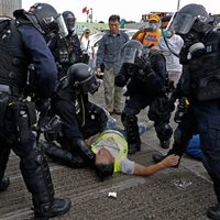 Disturbios en Hong Kong por rechazo a un proyecto que avala extradiciones a China (Video)