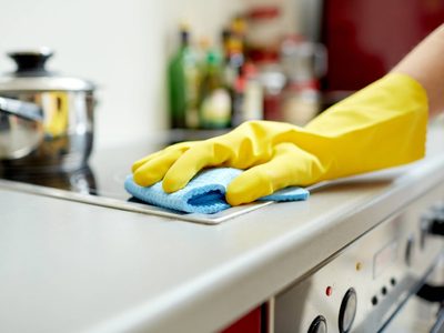 Sueldos empleadas de casas particulares: así quedó la escala salarial y la zona desfavorable
