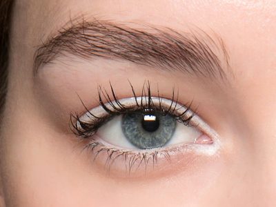 Ideal +40: el truco de maquillaje que abre la mirada y rejuvenece 10 años