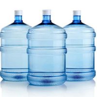 Si se pinchó o rompió el bidón de agua, no lo tires: creá este fabuloso jarrón para tu living