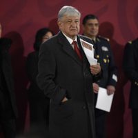 Para febrero, cobertura total de apoyo a tercera edad; AMLO justifica participación de bancos
