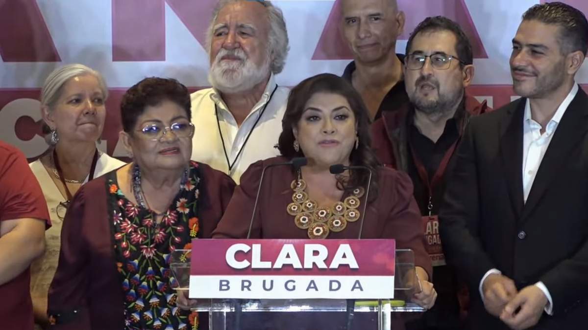 Clara Brugada en conferencia
