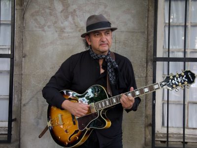 40 años de música y poesía: Gira de Benjamín Anaya por Europa