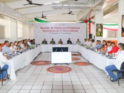 Evelyn Salgado sostiene reunión "ríspida" con alcaldes por inseguridad entre Iguala y Teloloapan