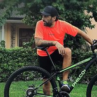 "¡Cómprense una vida!": Gustavo Conti reapareció con un llamativo video que dio que hablar