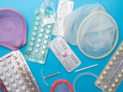 Francia ofrecerá métodos anticonceptivos gratuitos a las mujeres hasta los 25 años