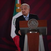 AMLO pone en "pausa" ataques contra Xóchitl Gálvez