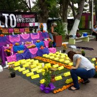 Con ofrenda, recuerdan a víctimas de feminicidio en Colima