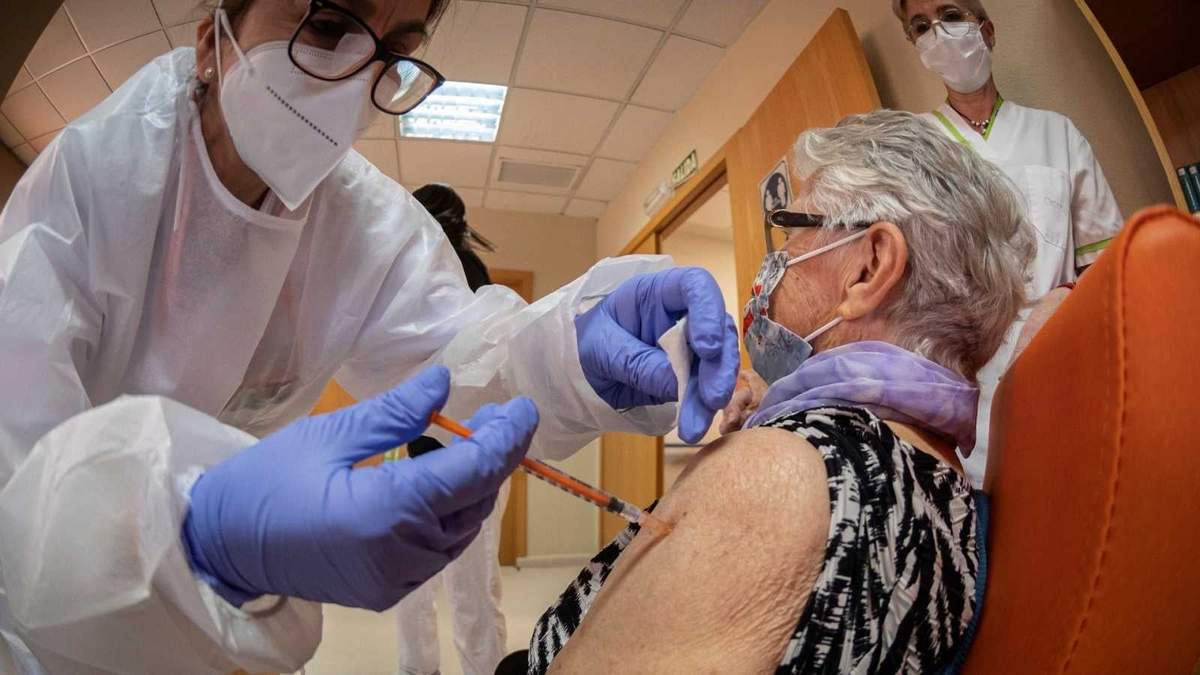 Vacunación contra el coronavirus. Fuente: (Twitter)