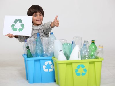Si tenés botellas de plástico vacías, guardalas y creá esto tan útil para decorar tu jardín con estilo