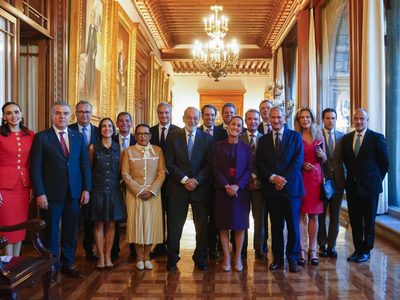 Sheinbaum se reúne con Slim y CCE; dan seguimiento al Plan México