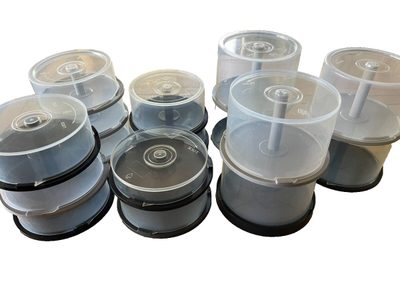 Con las viejas cajas de CDs podés hacer un útil instrumento que quitará los malos olores de tu hogar
