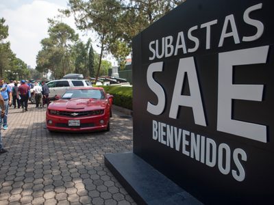 Ilusiona a pocos subasta de autos "machuchones"; SAE recauda 26 millones de pesos