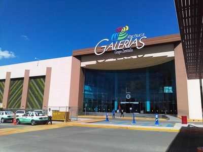 Mujer cae de 15 metros al romperse un plafón en Plaza Galerías Pachuca y el video se vuelve viral