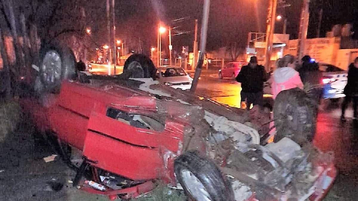 Siniestro vial en barrio Belgrano. Fuente: Minuto Neuquén