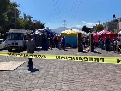 Balacera en un tianguis de Iztapalapa: un comerciante fue asesinado; su esposa está herida