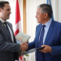 Funcionario del estado de Alberta se reunió con Figueroa para fortalecer relaciones en materia de hidrocarburos