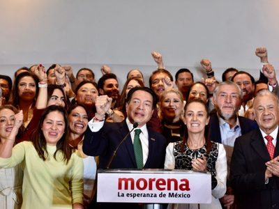 Sheinbaum se adapta ante orden del INE y sostiene gira “La esperanza nos une”