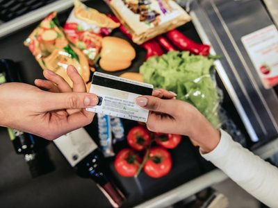 Mas de 500 mil tarjetas alimentarias fueron repartidas en el país