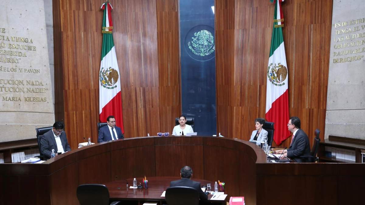 Sesión en el Tribunal Electoral del Poder Judicial de la Federación