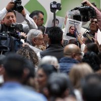 Para ubicar a los desaparecidos, habrá presupuesto ilimitado, promete López Obrador