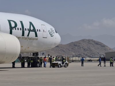 Primer vuelo comercial arriba a Kabul tras la reapertura del aeropuerto de Afganistán