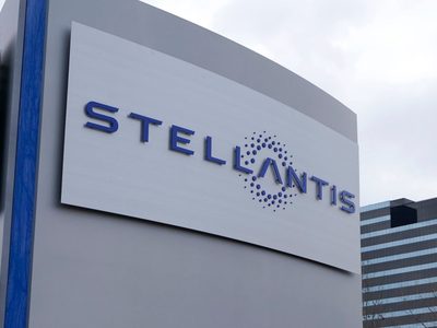 Stellantis detiene la producción en dos plantas de México y Canadá