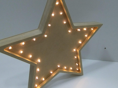 Con pedazos de papel y cartón: creá este velador LED navideño con toda la onda
