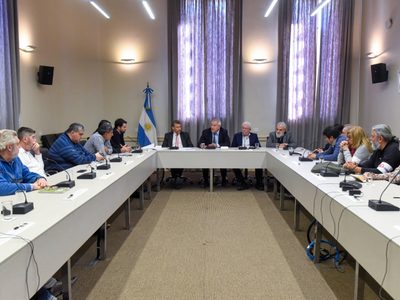 Docentes universitarios acordaron adelantar ajustes pactados y mejorar los porcentajes salariales