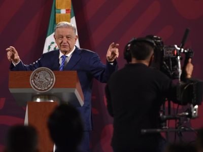 Al inicio de cada conferencia mañanera se pondrán dos cortinillas: una del INE y otra de AMLO