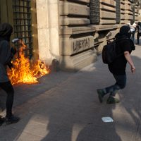 Vandalizan cerca de 30 inmuebles al margen de la marcha de los 43