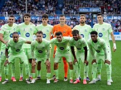 No jugó ni un minuto: Barcelona analiza renovarle a este jugador