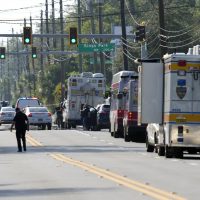 Hombre blanco mata a tres personas negras en tienda en Jacksonville; agresor se suicida